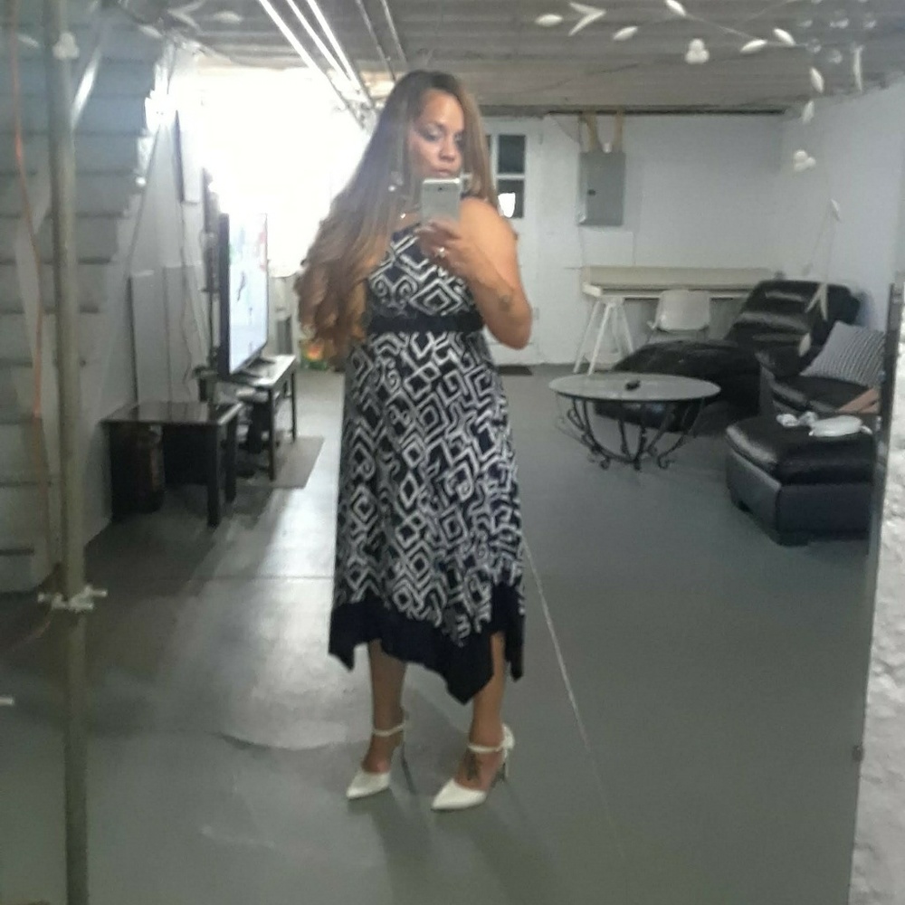 Dress - Picture 3 of 4